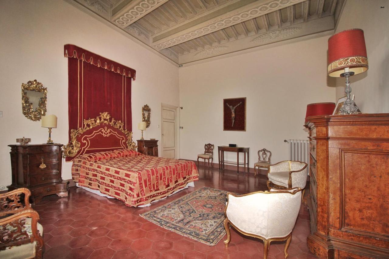 Castello Di Sovicille - Residenza D'Epoca Bed & Breakfast ภายนอก รูปภาพ