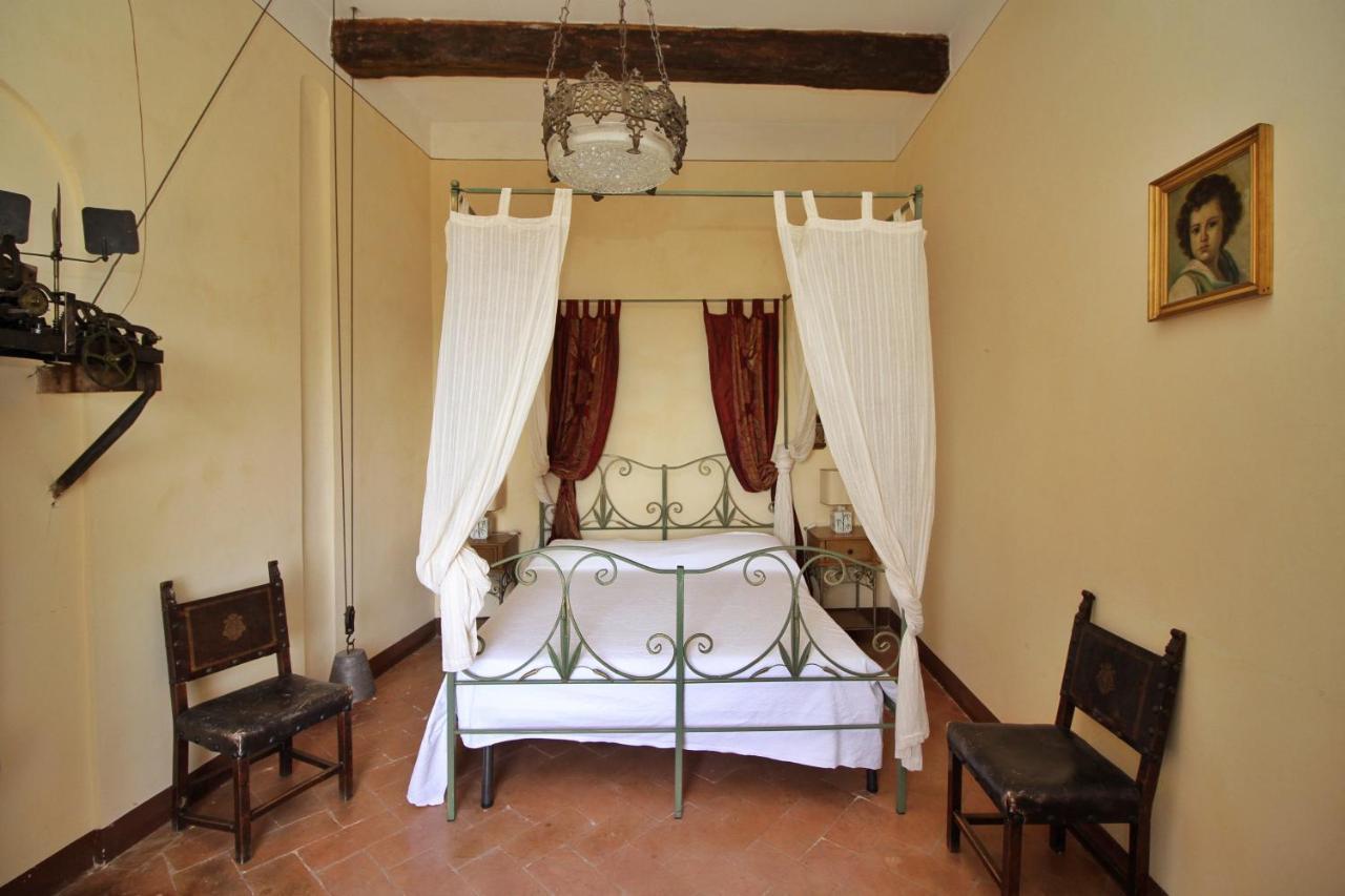 Castello Di Sovicille - Residenza D'Epoca Bed & Breakfast ภายนอก รูปภาพ