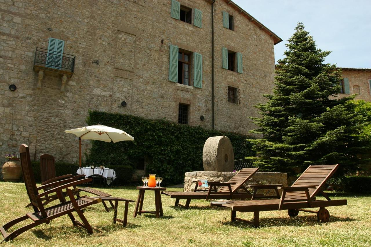 Castello Di Sovicille - Residenza D'Epoca Bed & Breakfast ภายนอก รูปภาพ