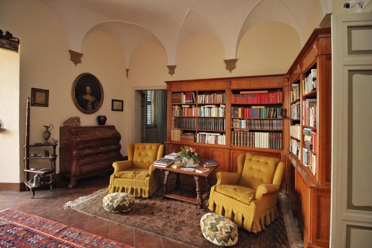 Castello Di Sovicille - Residenza D'Epoca Bed & Breakfast ภายนอก รูปภาพ