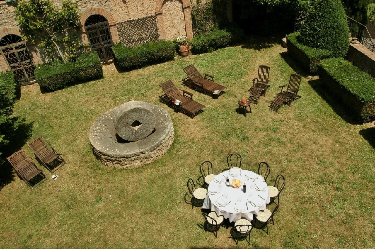 Castello Di Sovicille - Residenza D'Epoca Bed & Breakfast ภายนอก รูปภาพ