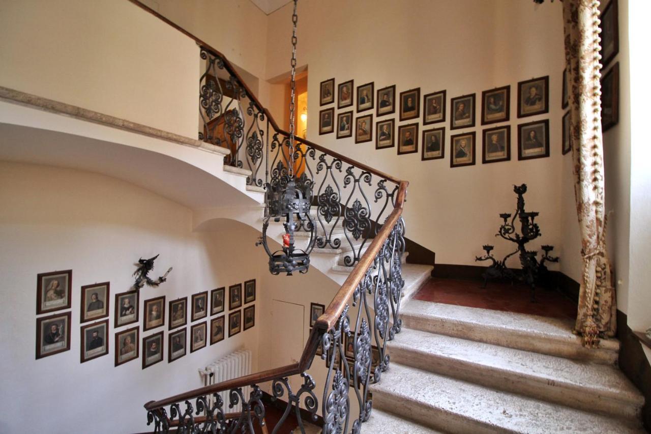 Castello Di Sovicille - Residenza D'Epoca Bed & Breakfast ภายนอก รูปภาพ