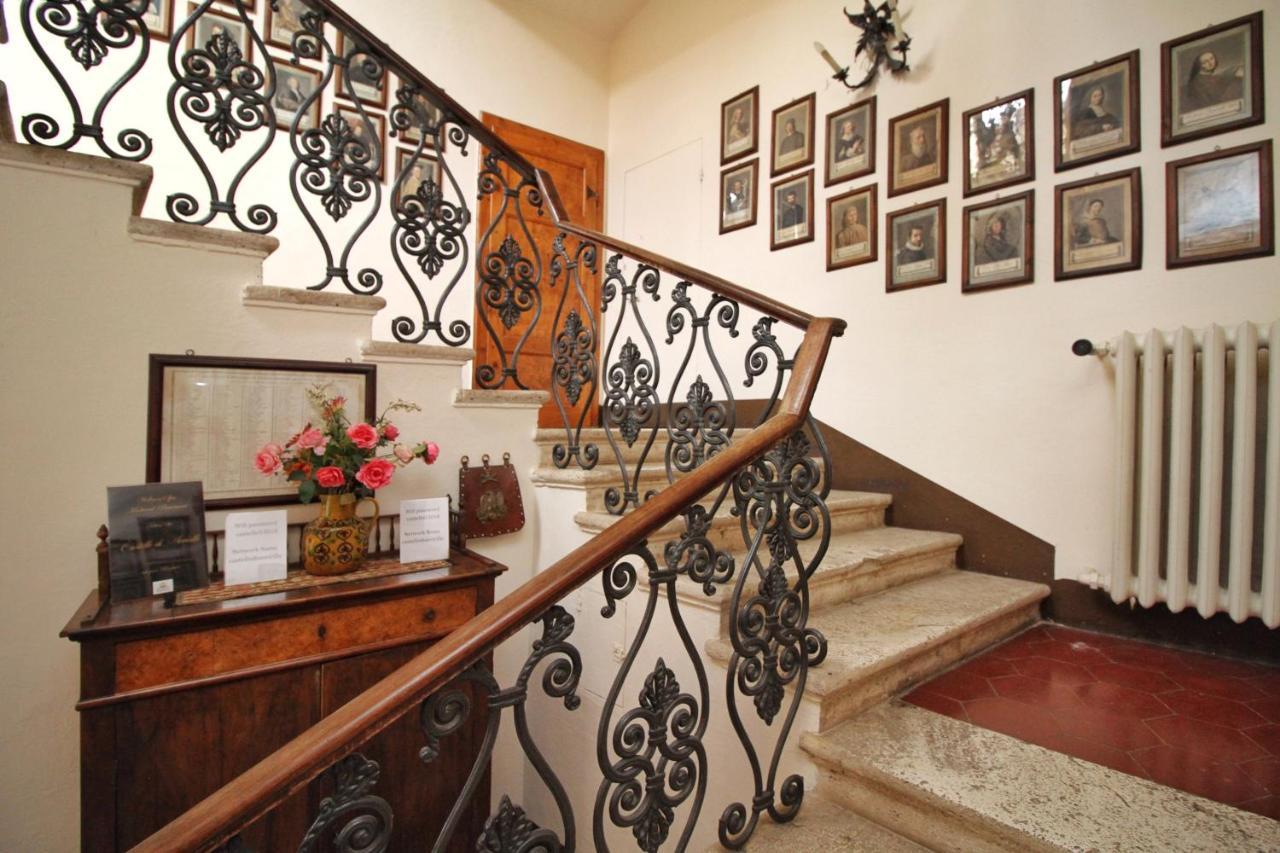 Castello Di Sovicille - Residenza D'Epoca Bed & Breakfast ภายนอก รูปภาพ