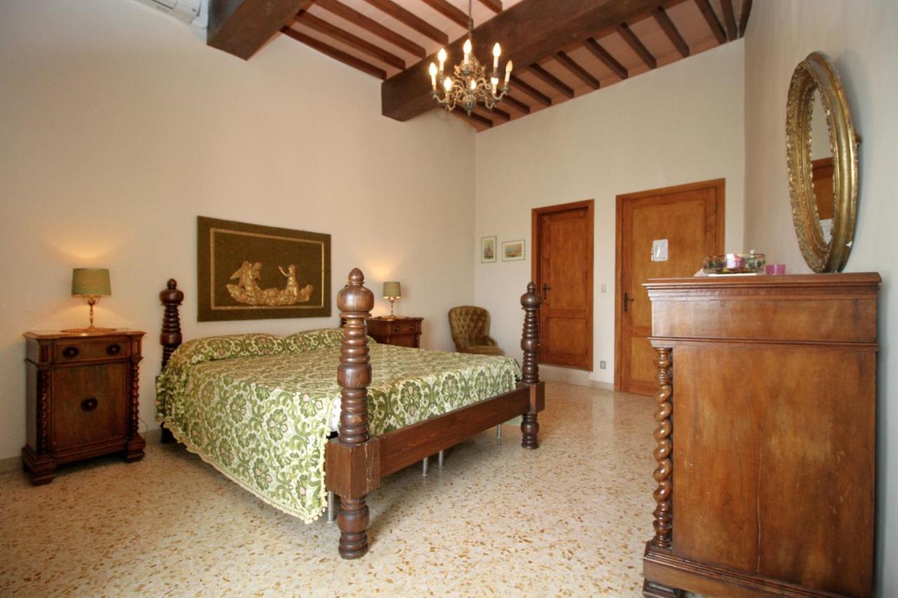 Castello Di Sovicille - Residenza D'Epoca Bed & Breakfast ภายนอก รูปภาพ