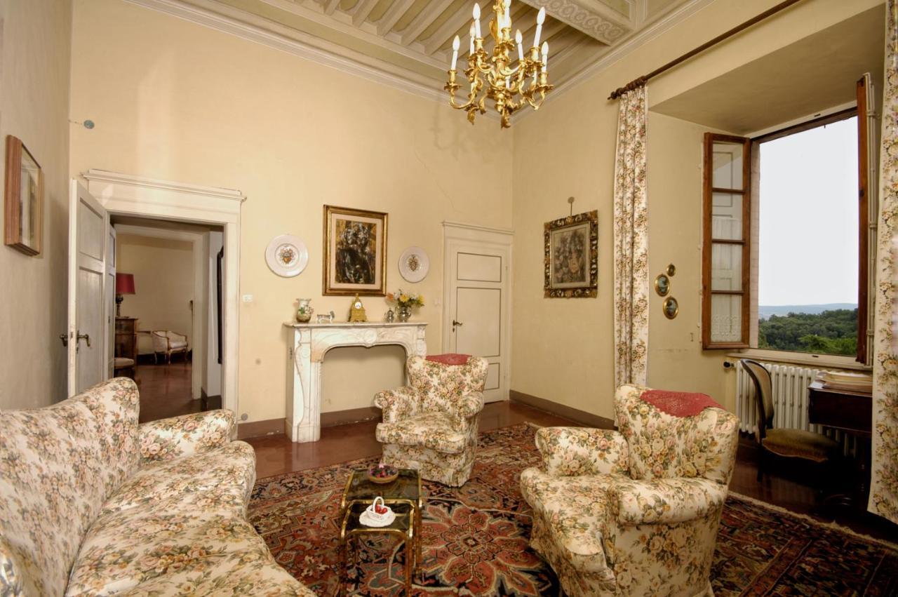 Castello Di Sovicille - Residenza D'Epoca Bed & Breakfast ภายนอก รูปภาพ