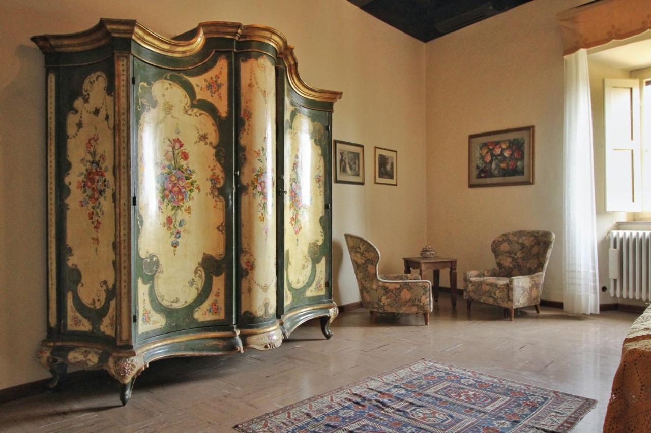 Castello Di Sovicille - Residenza D'Epoca Bed & Breakfast ภายนอก รูปภาพ